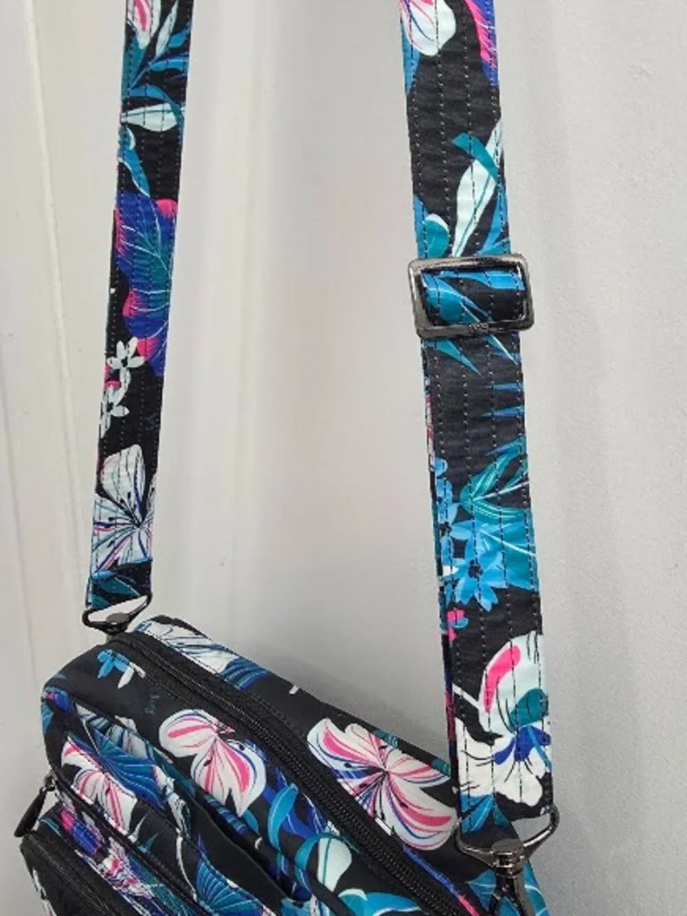 Lug 2 Piece Hibiscus Multi EUC